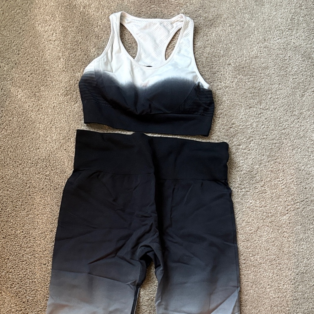 ZYIA Black and White Ombre Sports Bra and Leggings Set